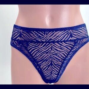 Victoria’s Secret very sexy strappy lace Thong